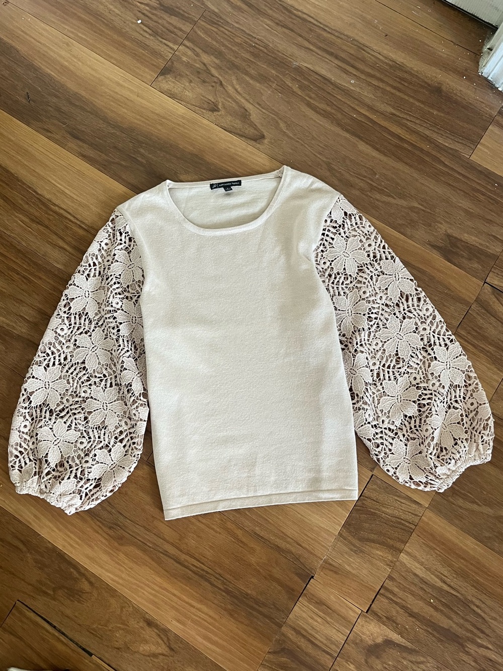 Adrianna Papell Beige Knit Sweater Top Floral Crochet Lace Balloon Sleeve Small